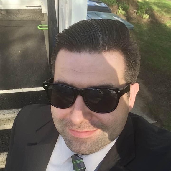 Meet your Posher, Justin - Picture 4 of 5